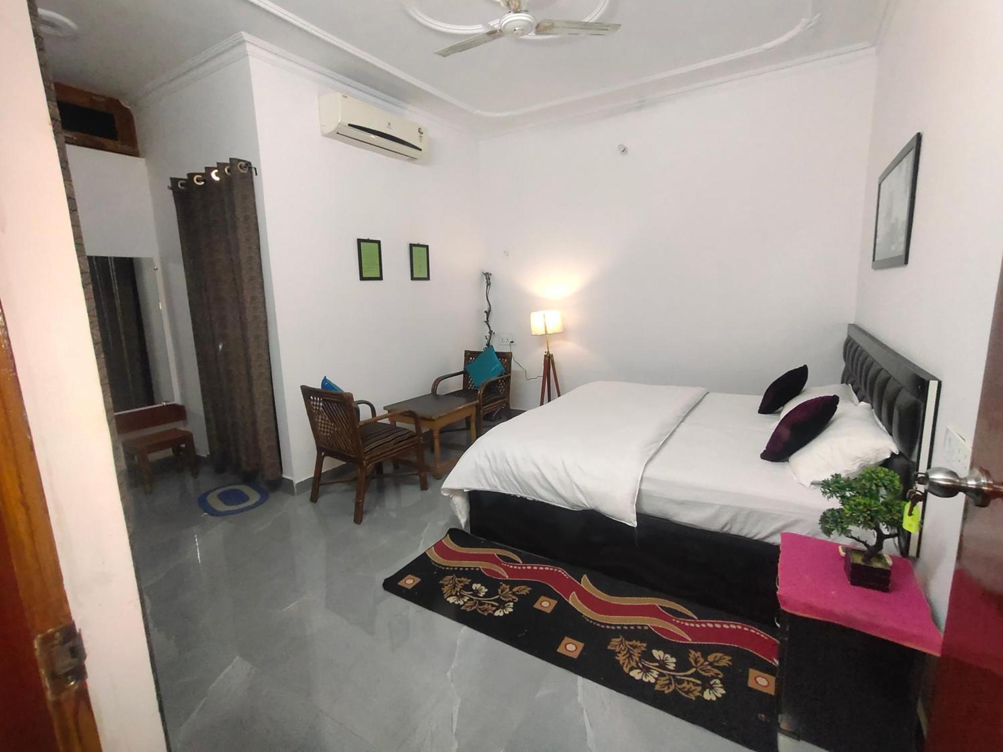 Khajuraho Glory Homestay Exterior photo