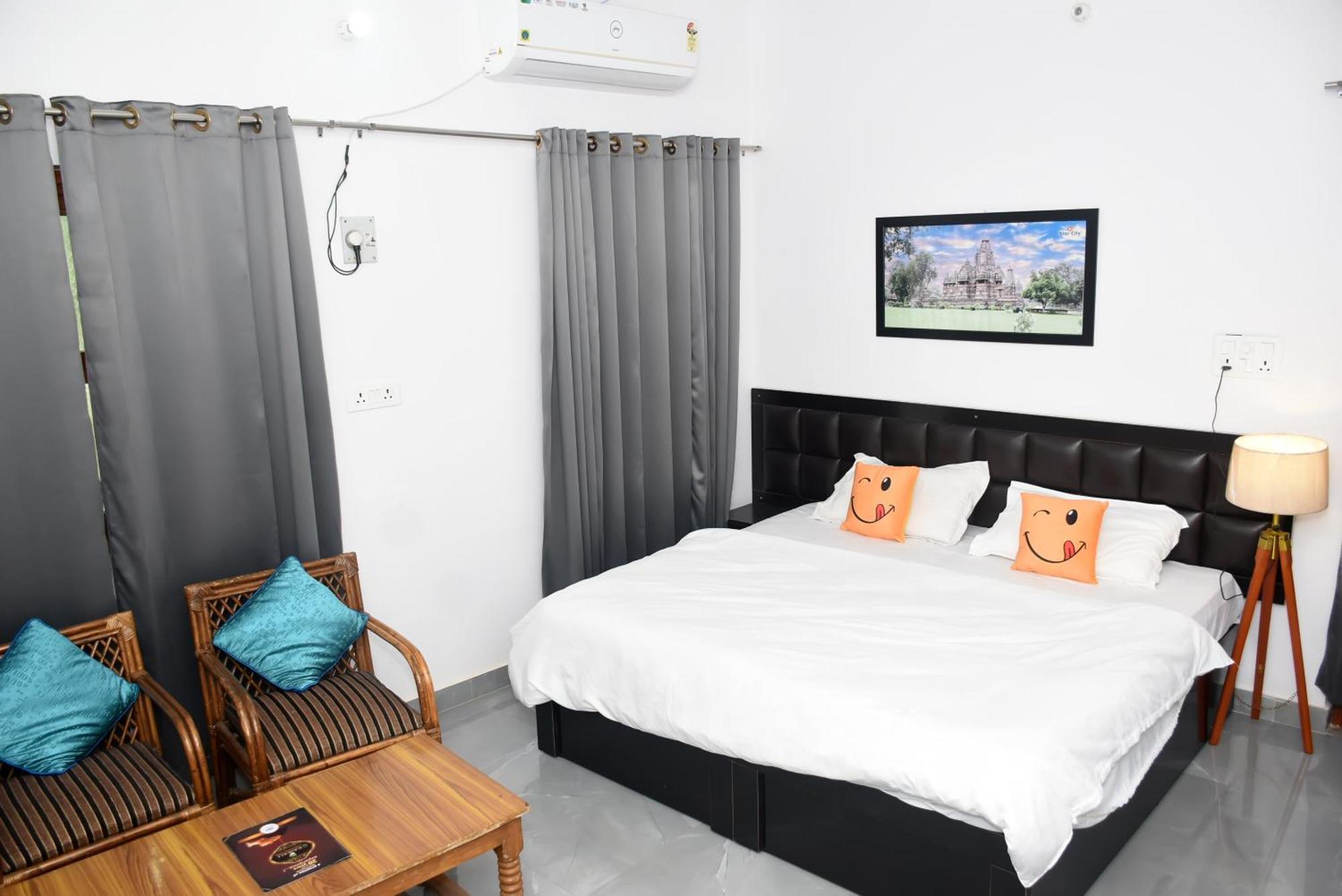Khajuraho Glory Homestay Exterior photo
