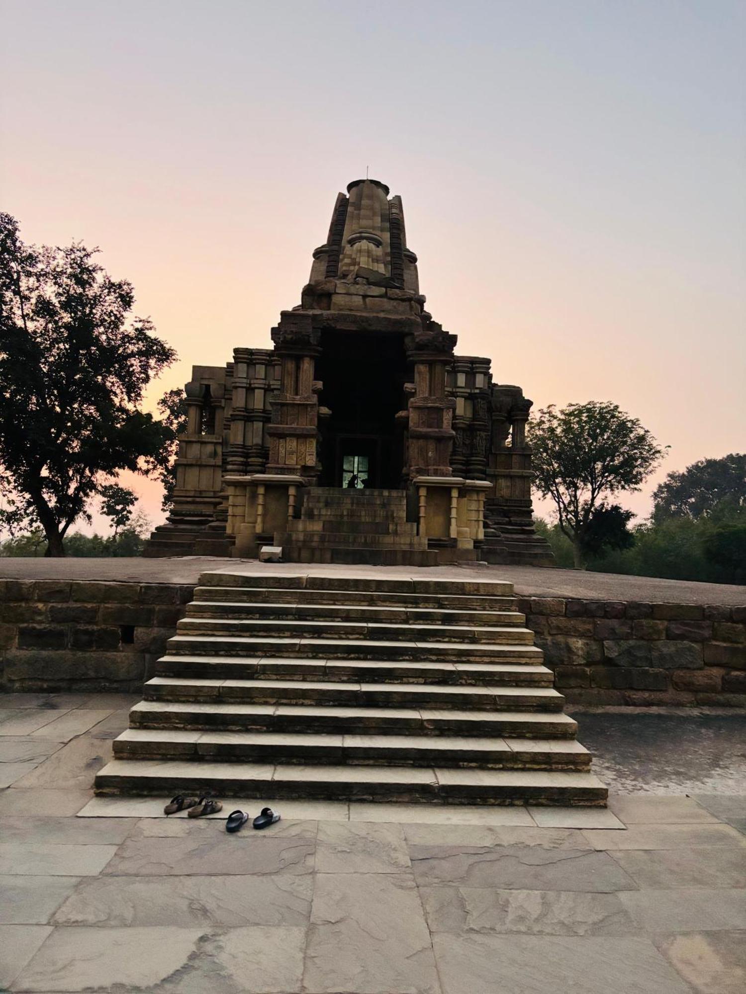 Khajuraho Glory Homestay Exterior photo