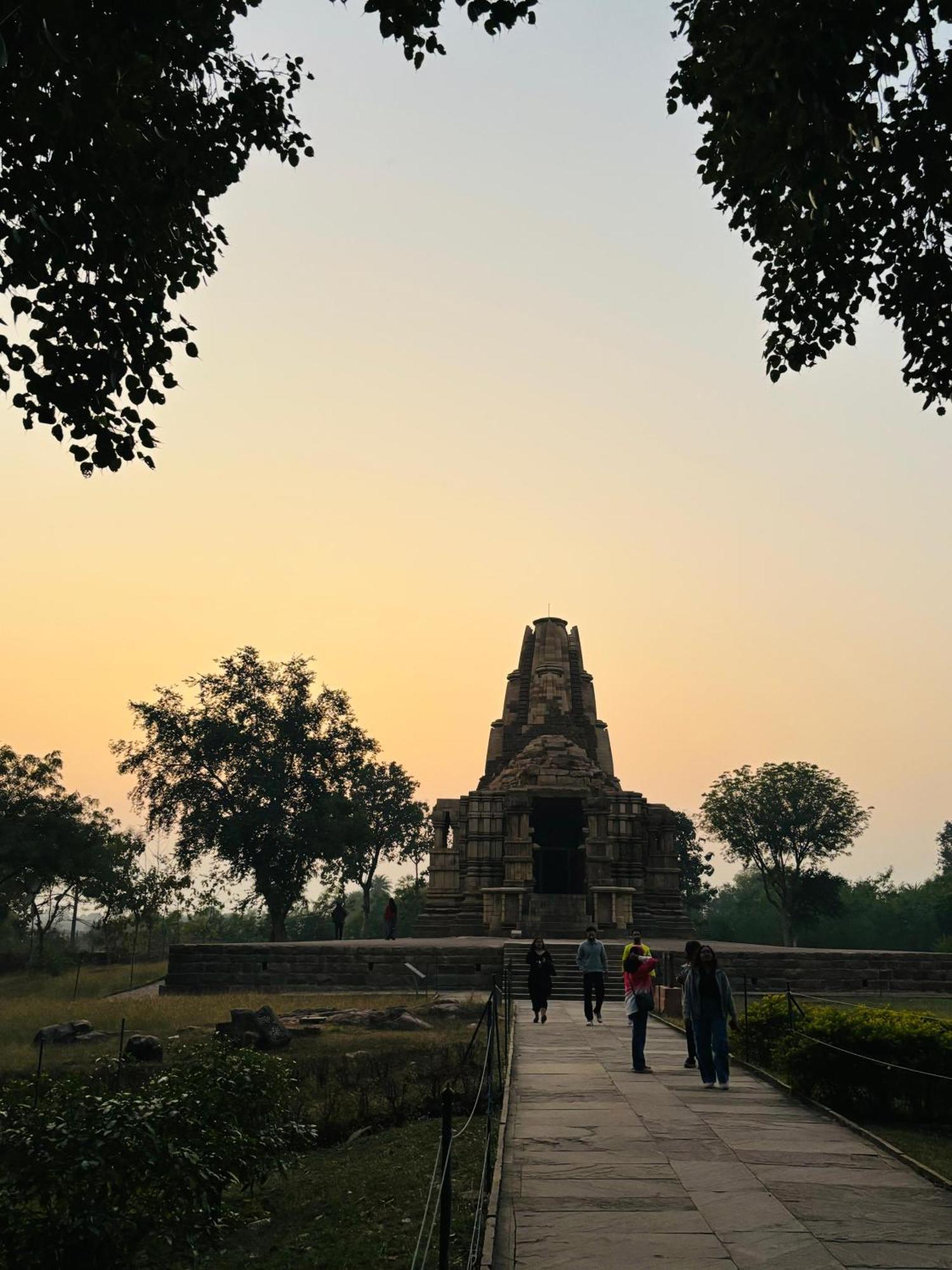 Khajuraho Glory Homestay Exterior photo